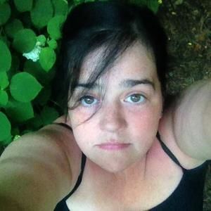 Meet your Posher, Selena